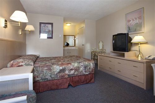 Polson Park Motel Вернон Екстер'єр фото