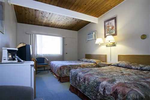 Polson Park Motel Вернон Екстер'єр фото
