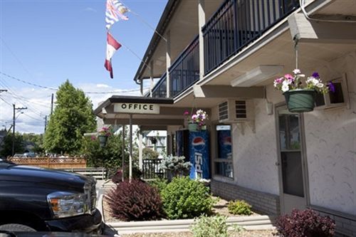 Polson Park Motel Вернон Екстер'єр фото