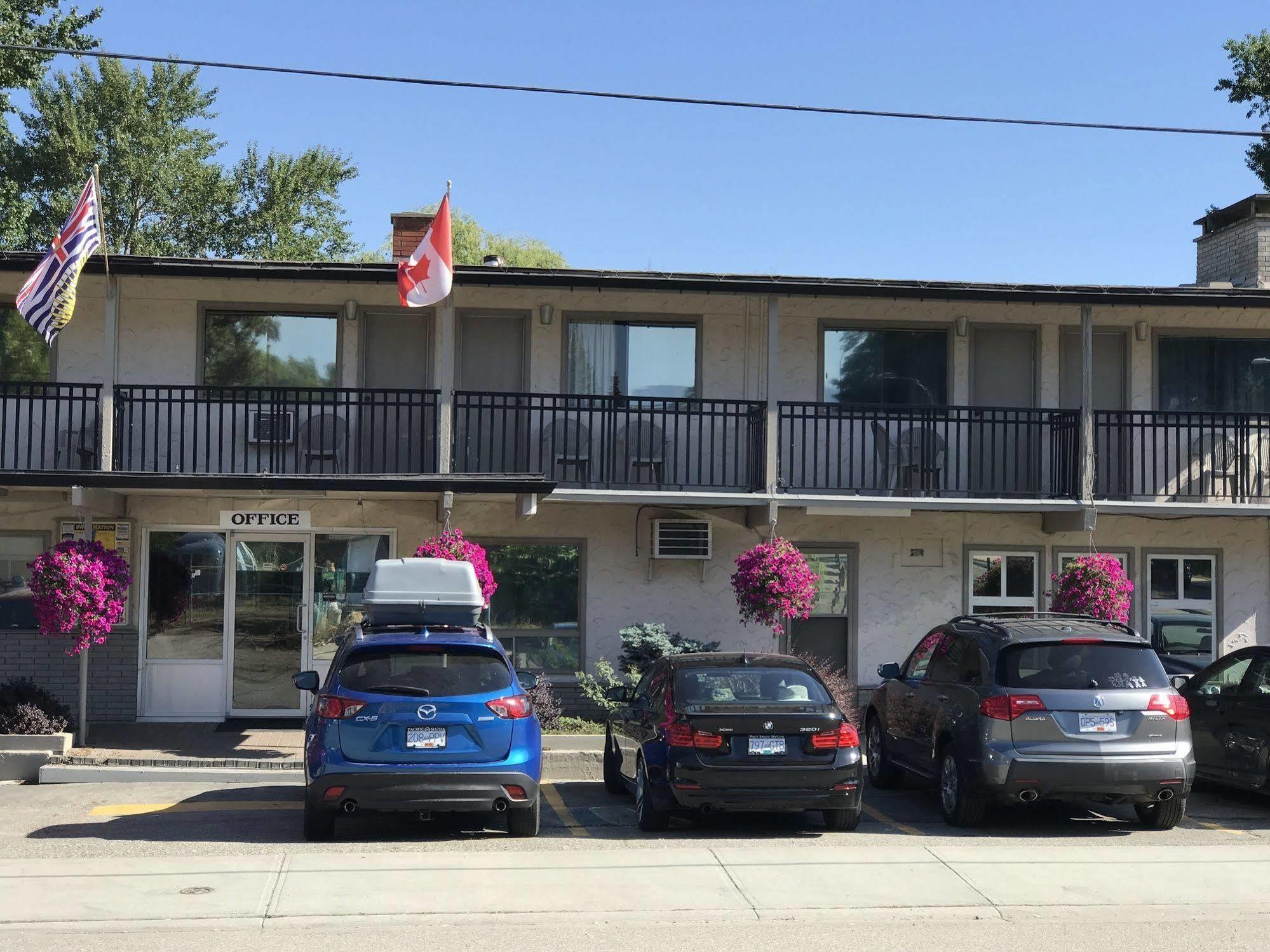 Polson Park Motel Вернон Екстер'єр фото