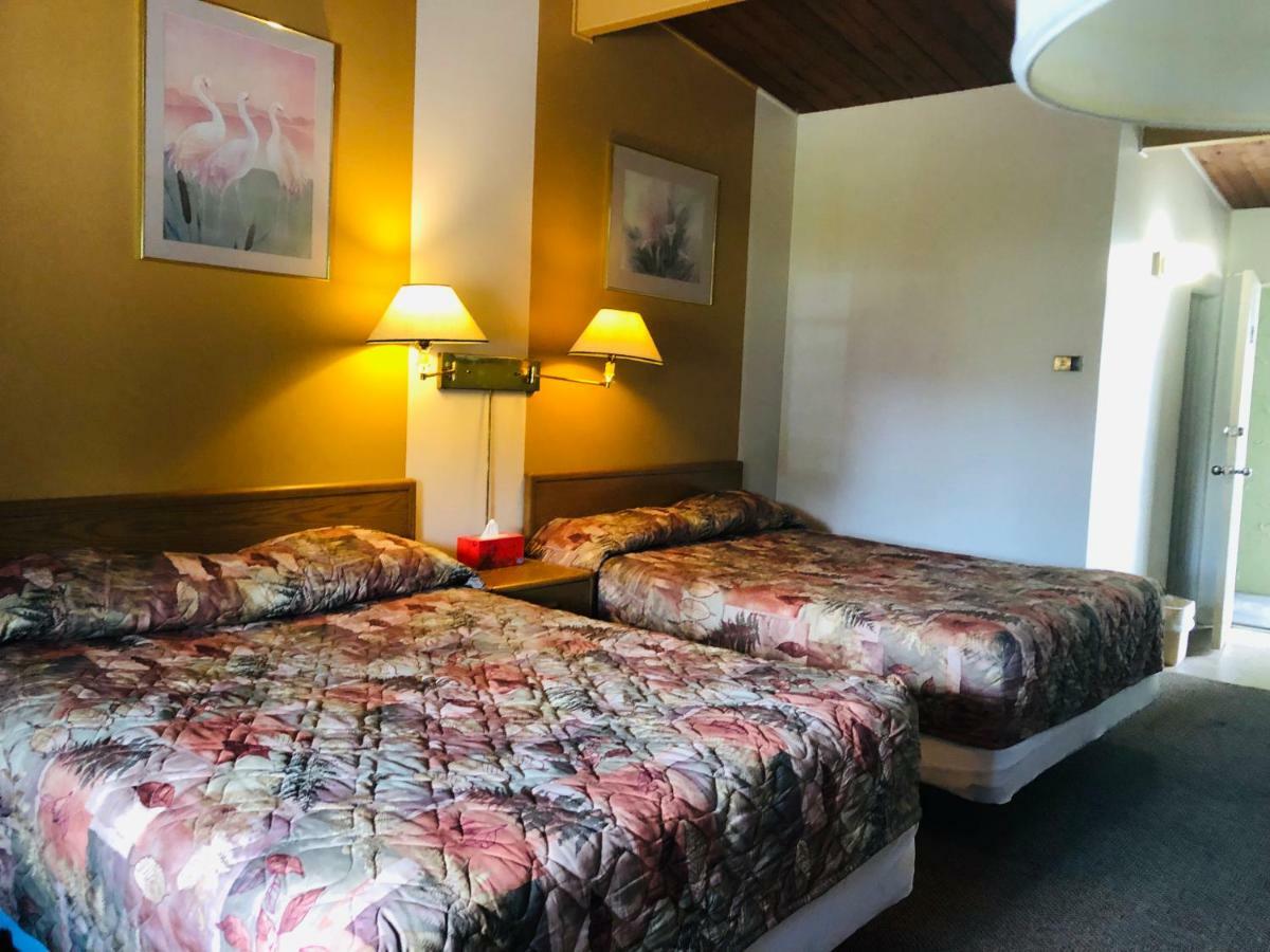 Polson Park Motel Вернон Екстер'єр фото